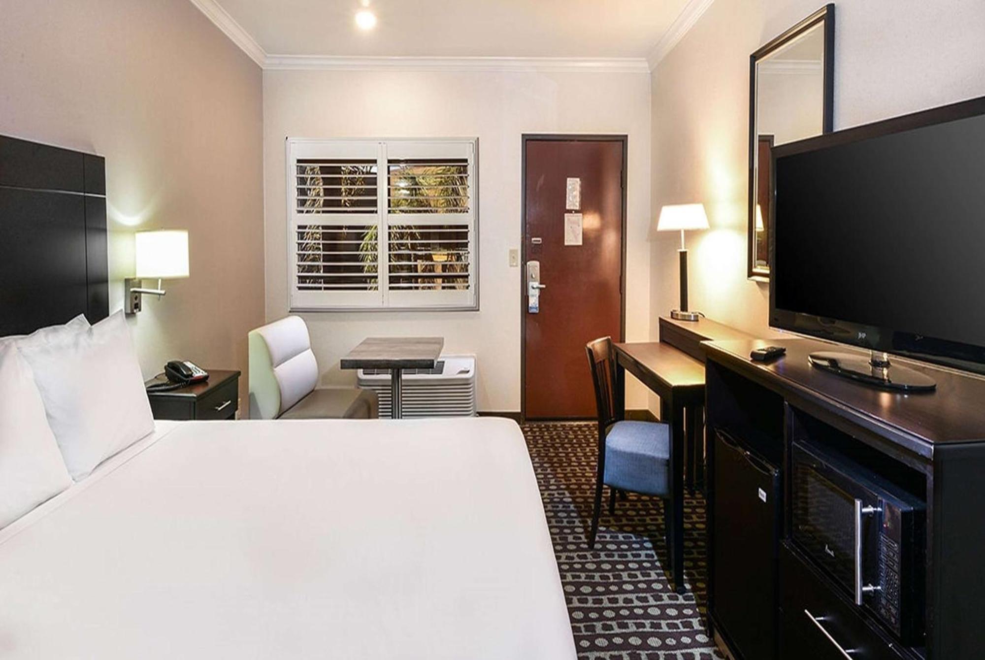 Travelodge By Wyndham Commerce Los Angeles Area Exterior foto